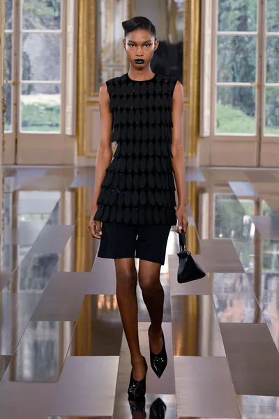 Look 12